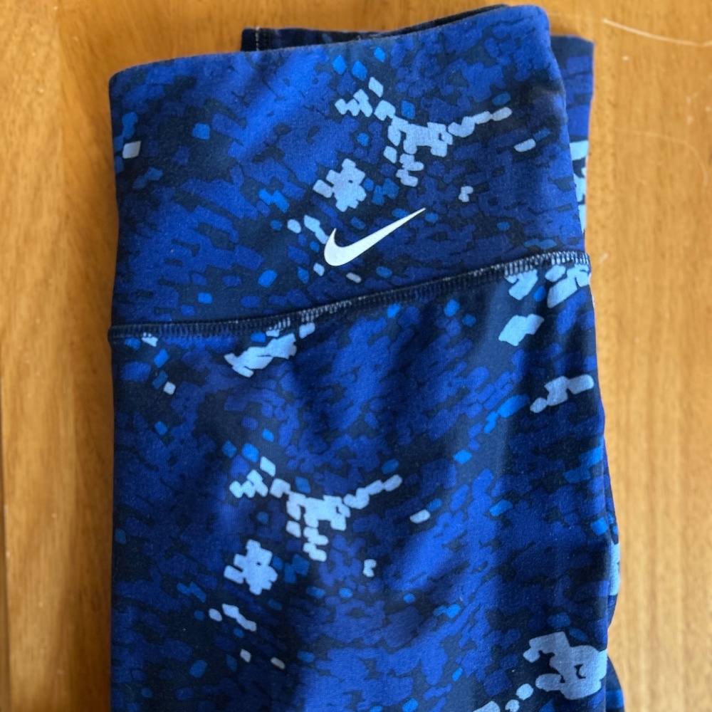 Nike Capri Workout Leggings